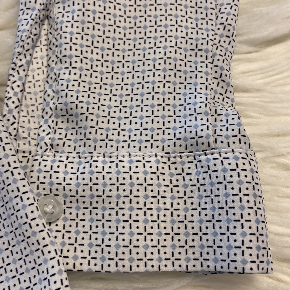 Ann Taylor Blouse size M excellent condition length 27” bust 36” - Picture 11 of 12